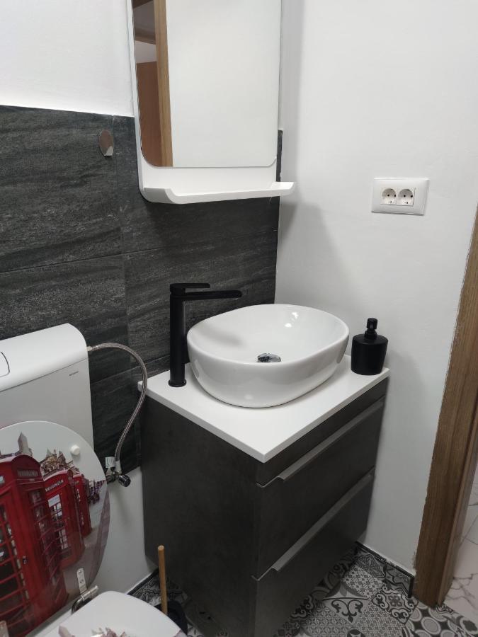 Apartman M&M'S Apartment Karlovac Exterior photo